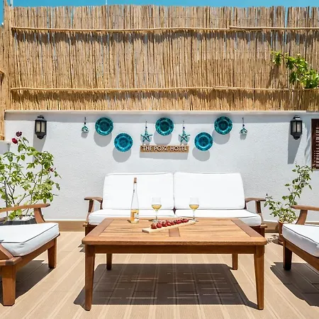לינה וארוחת בוקר The Poyz Bodrum