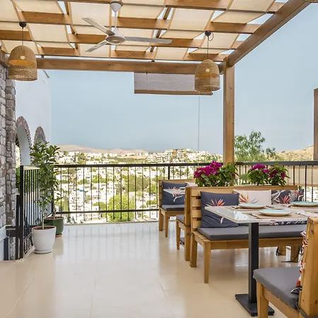 住宿加早餐酒店 The Poyz Bodrum 居姆贝特
